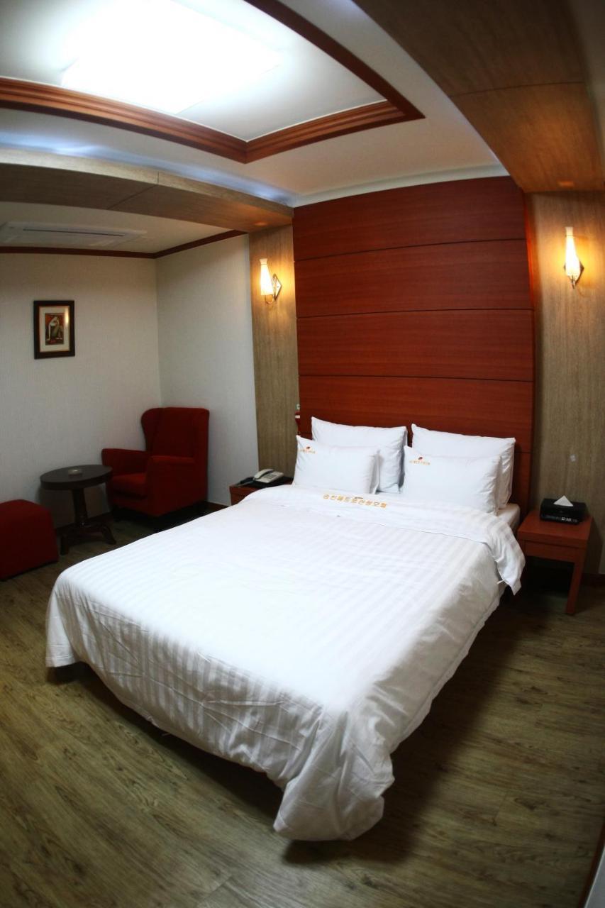 Metro Pol Tourist Hotel Pyeongtaek Rom bilde